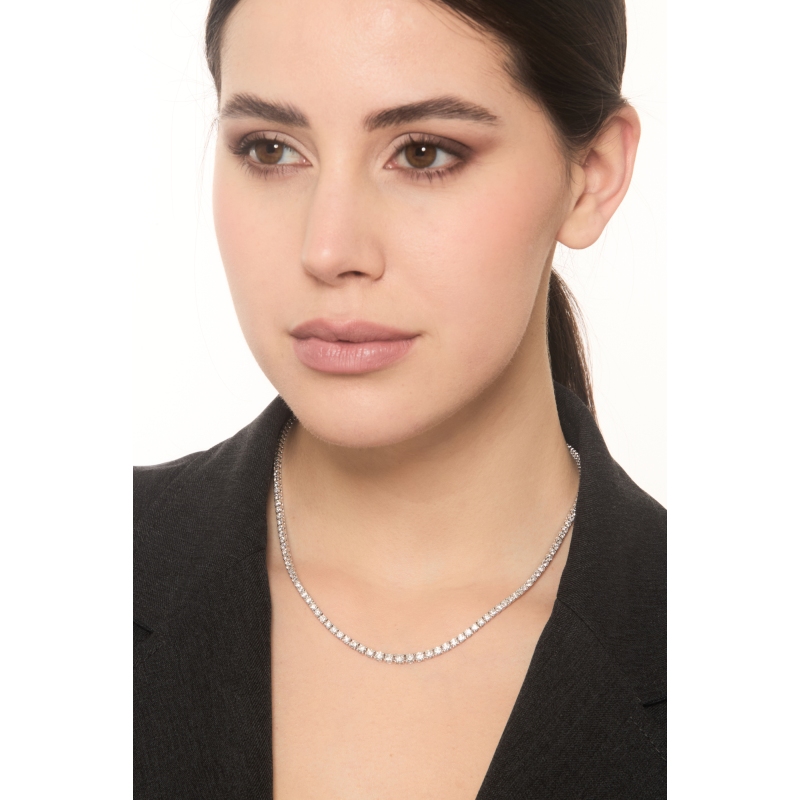 Girocollo tennis a scalare in oro bianco 750 con diamanti