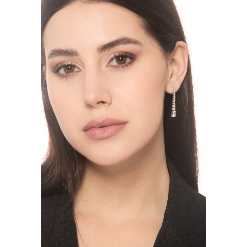 Orecchini tennis a scalare in oro bianco 750 con diamanti