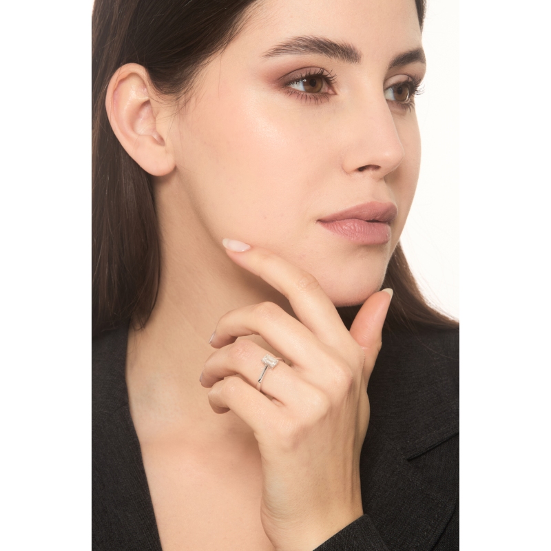 Anello con diamante taglio smeraldo 1.00ct GIA in oro bianco 18k