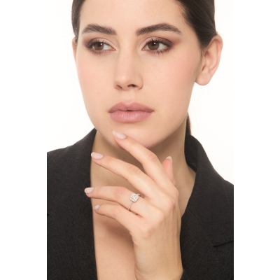 Anello con diamante taglio princess 0.70ct GIA in oro bianco 18k