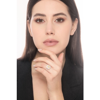 Anello con diamante taglio cushion fancy yellow 1.16ct GIA in oro bianco 18k