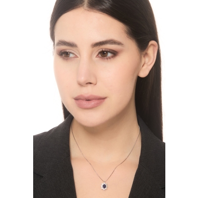Collana in oro bianco 750 con zaffiro blu e diamanti