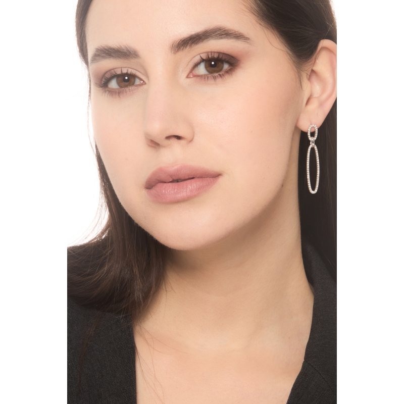 Orecchini pendenti con due ovali in oro bianco 18k con diamanti