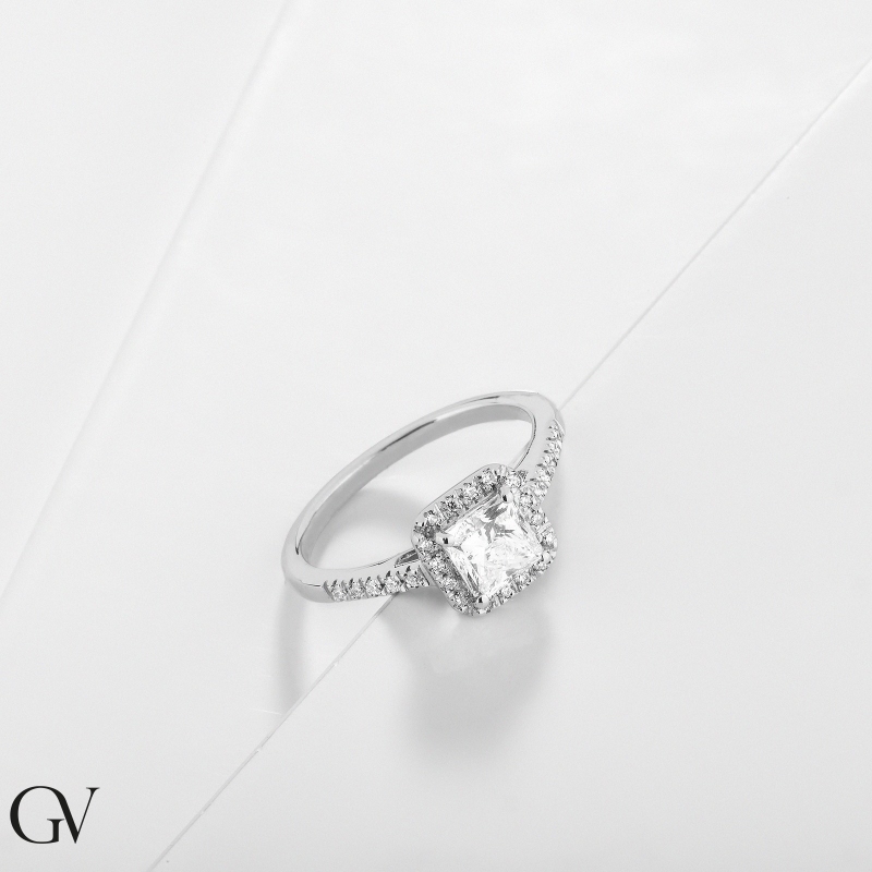 Anello con diamante taglio princess 1.00ct GIA in oro bianco 18k