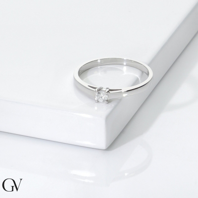 Anello solitario in oro bianco 18k con diamante, 0.10 ct
