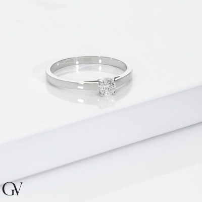 Anello solitario in oro bianco 750 con diamante 0.20 ct