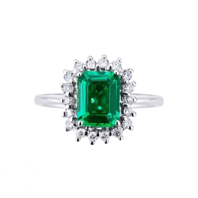 18k white gold halo ring with emerald and diamonds 