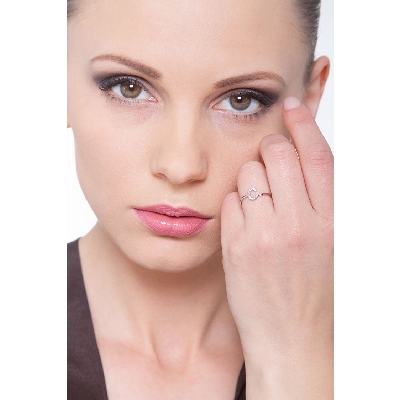 18k white gold letter C ring with diamonds 