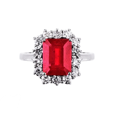 Halo ring with diamonds and ruby emerald cut white gold 18k
