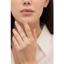 Anello in oro bianco 18k con lettera D in diamanti 2