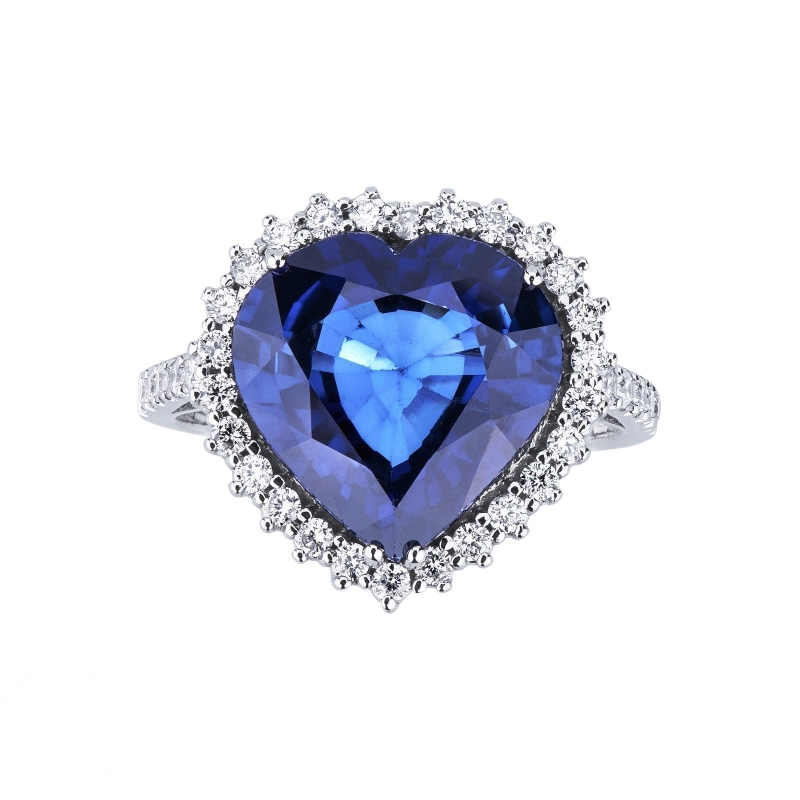 Halo ring white gold 18k with a blue sapphire heart cut and diamonds