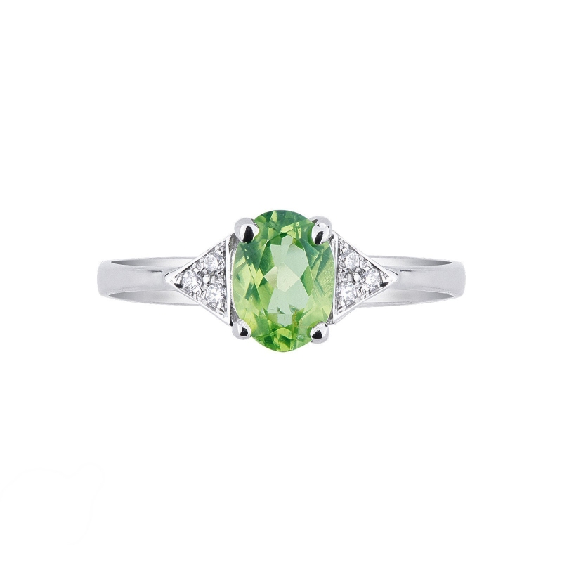 18k white gold ring with peridot and lateral diamonds 