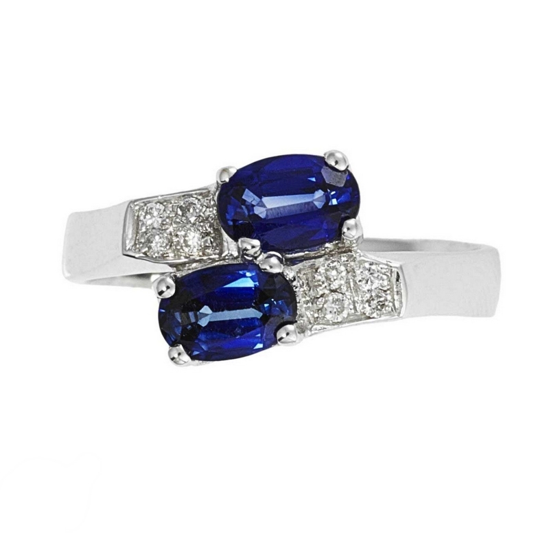White gold 18k curved shank ring with diamonds and blue sapphires oval cut 