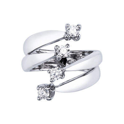 White gold 18k ring with four diamonds 