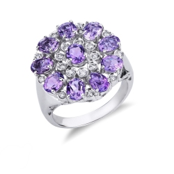 18k white gold ring with amethysts oval cut and diamonds  