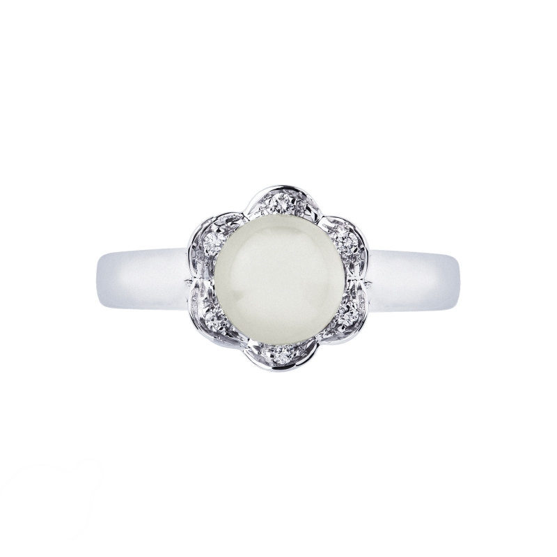 White gold 18k ring with diamonds and cultivated natural pearl