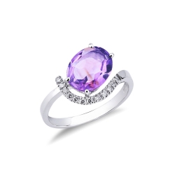 18k white gold ring with amethyst oval cut and diamonds 