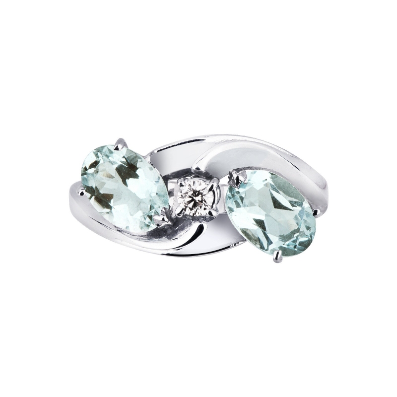White gold 18k ring with two aquamarines and diamonds 