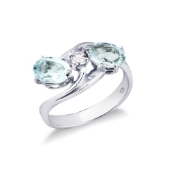 White gold 18k ring with two aquamarines and diamonds 