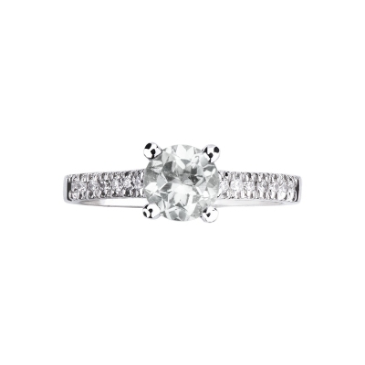 White gold 18k ring with a 0,50 ct diamond and diamond shoulder set