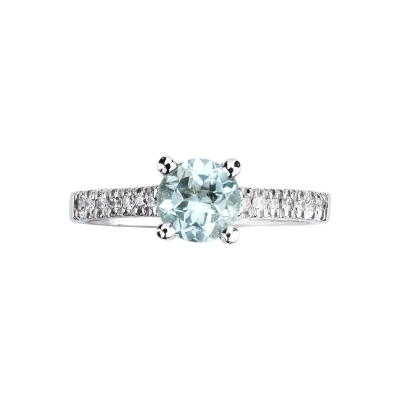 White gold 18k with aquamarine oval cut and diamonds 