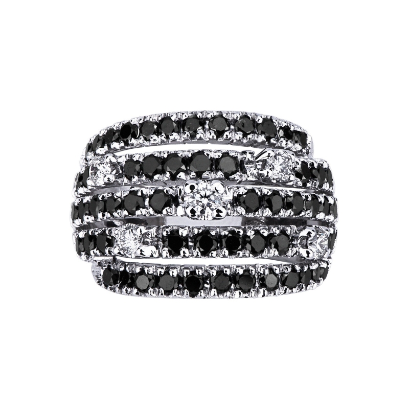 18k white gold ring with white and black diamonds 