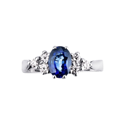 18k white gold ring with diamonds and sapphire