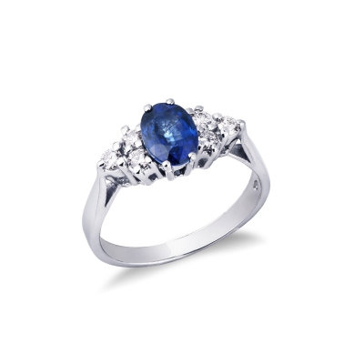 18k white gold ring with diamonds and sapphire
