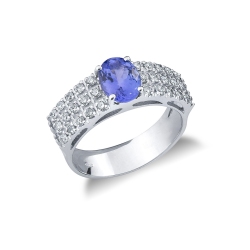 18k white gold ring with tanzanite and diamonds 