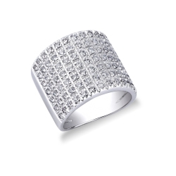 18k white gold band ring with diamonds