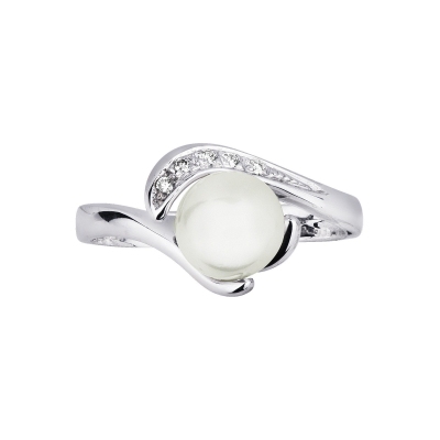 18k white gold ring with cultivated natural pearl and diamonds 
