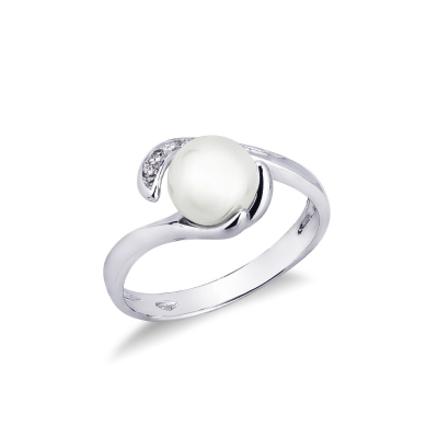 18k white gold ring with cultivated natural pearl and diamonds 