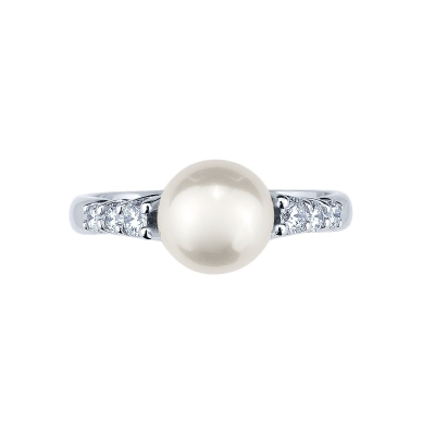 18k white gold ring with pearl and diamonds 