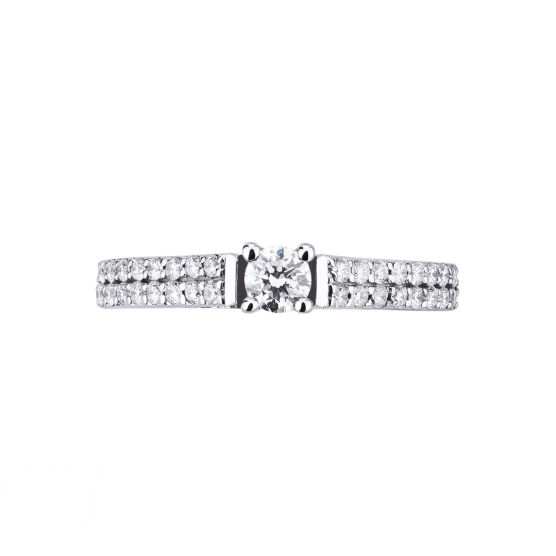 White gold 18k ring with a central diamond and diamond shoulder set