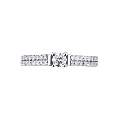 White gold 18k ring with a central diamond and diamond shoulder set