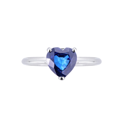 White gold 18k ring with a blue sapphire heart cut 