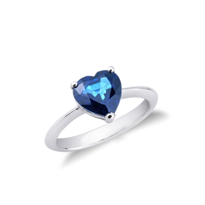 White gold 18k ring with a blue sapphire heart cut 