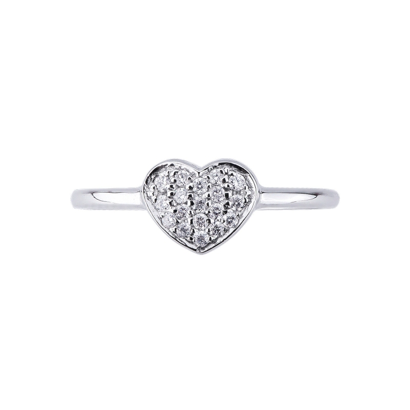 18k white gold ring with heart of diamonds pavé