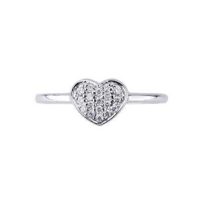 18k white gold ring with heart of diamonds pavé