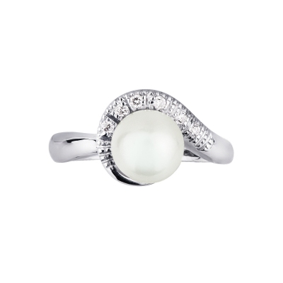 18k white gold with pearl and diamonds 