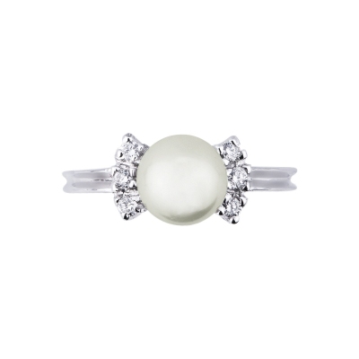 White gold 18k ring with pearl and diamonds on both sides 