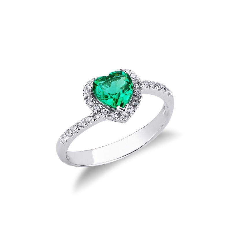 White gold 18k ring with a heart cut emerald and diamonds 