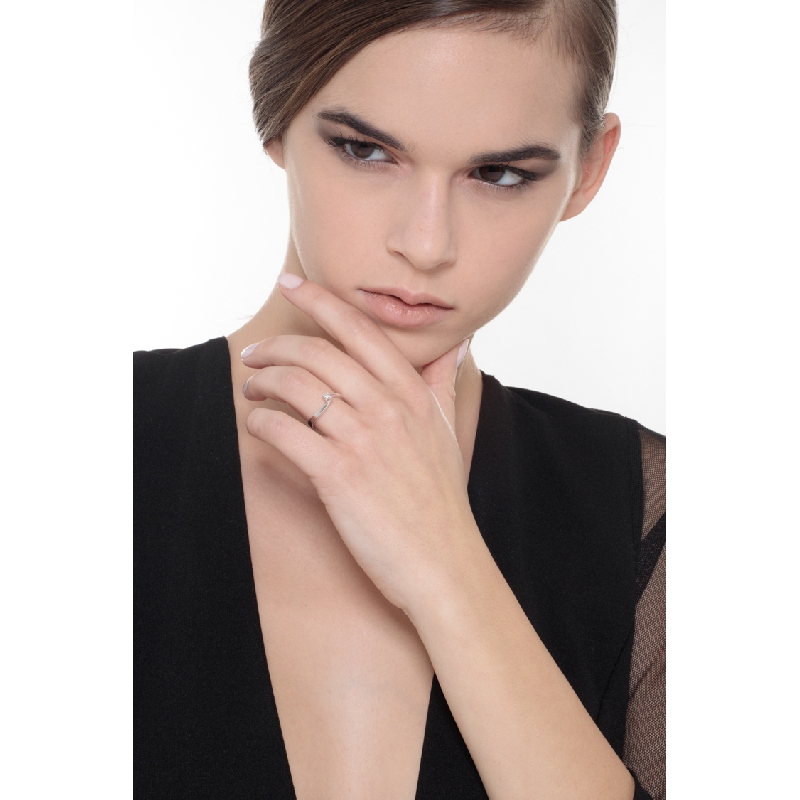 Solitario Valentino in oro bianco 18k con Diamante ct. 0,10