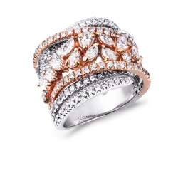 18k white and rosé gold ring with diamonds in different cuts 