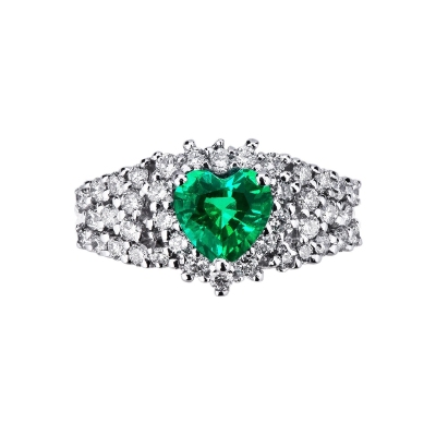 White gold 18k ring with emerald heart cut and diamonds 