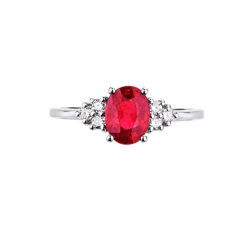 18k white gold ring with a central ruby and diamonds 