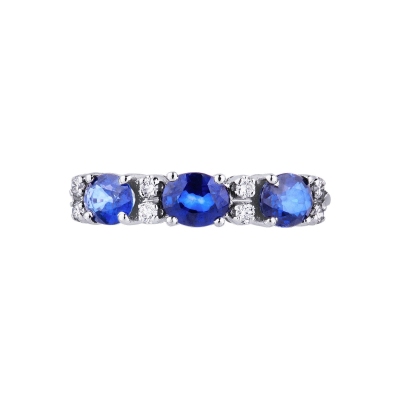 Anello in oro bianco 18k con diamanti e 3 zaffiri blu taglio ovale