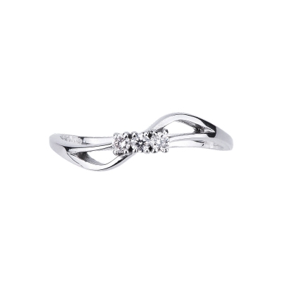 White gold 18k twisted lines ring with three diamonds 