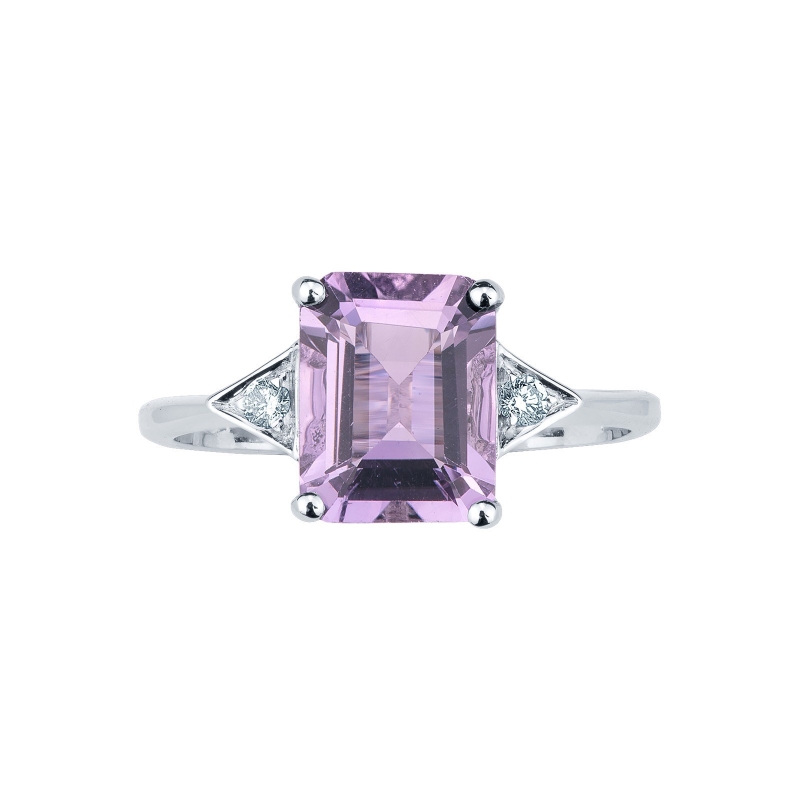 18k white gold ring with an amethyst and lateral diamonds 