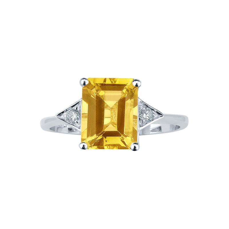 White gold 18k ring with citrine and lateral diamonds 